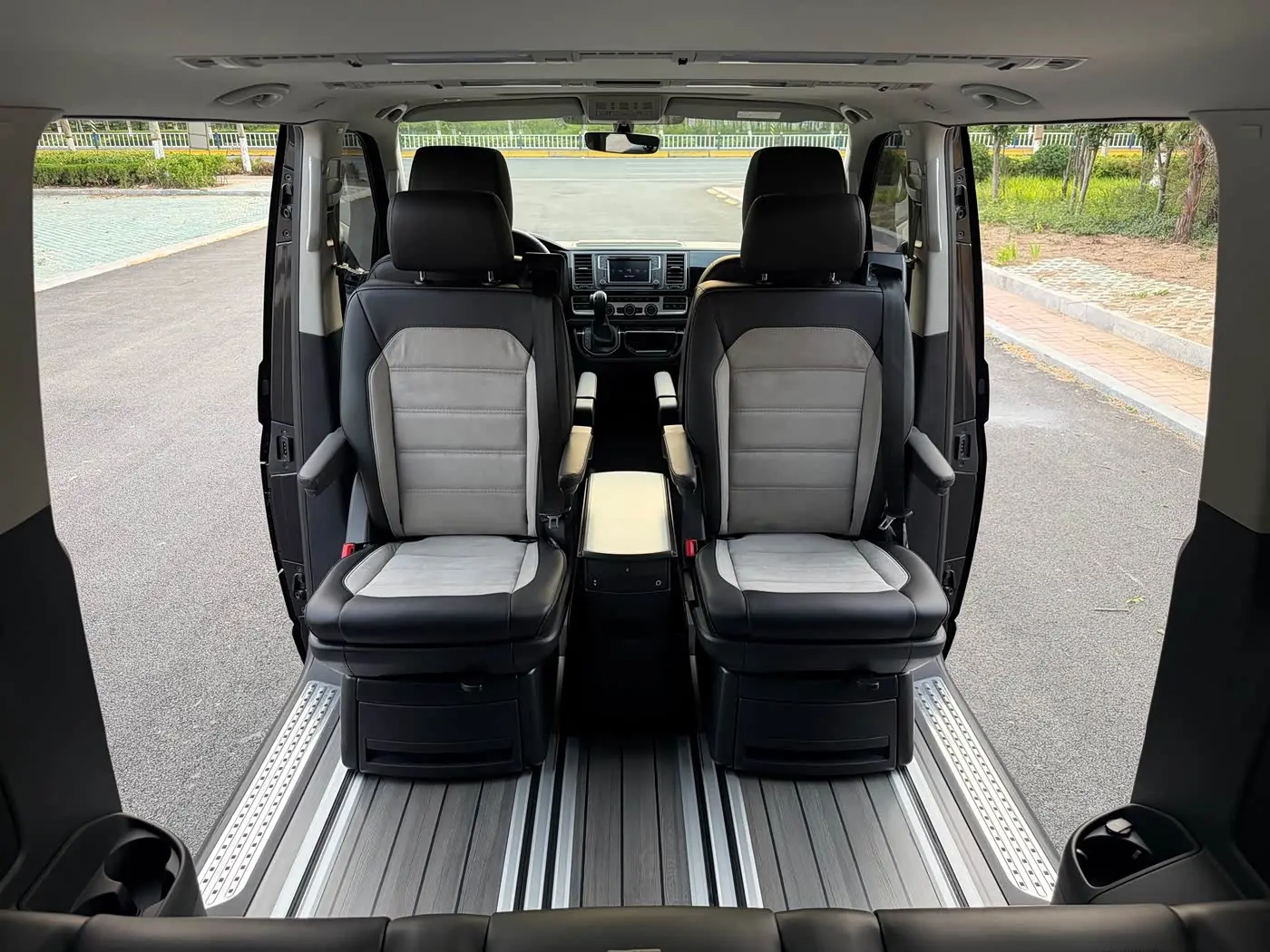 Volkswagen Multivan 2019 — Şəkil 16/20