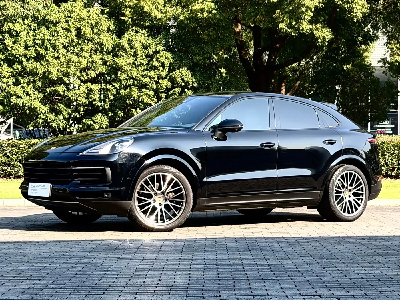 Porsche Cayenne 2019 — Фото 1/19
