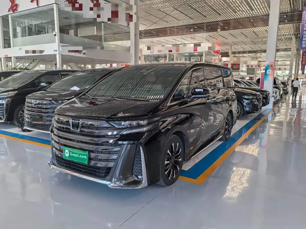 Toyota Vellfire 2023 — Фото 1/20