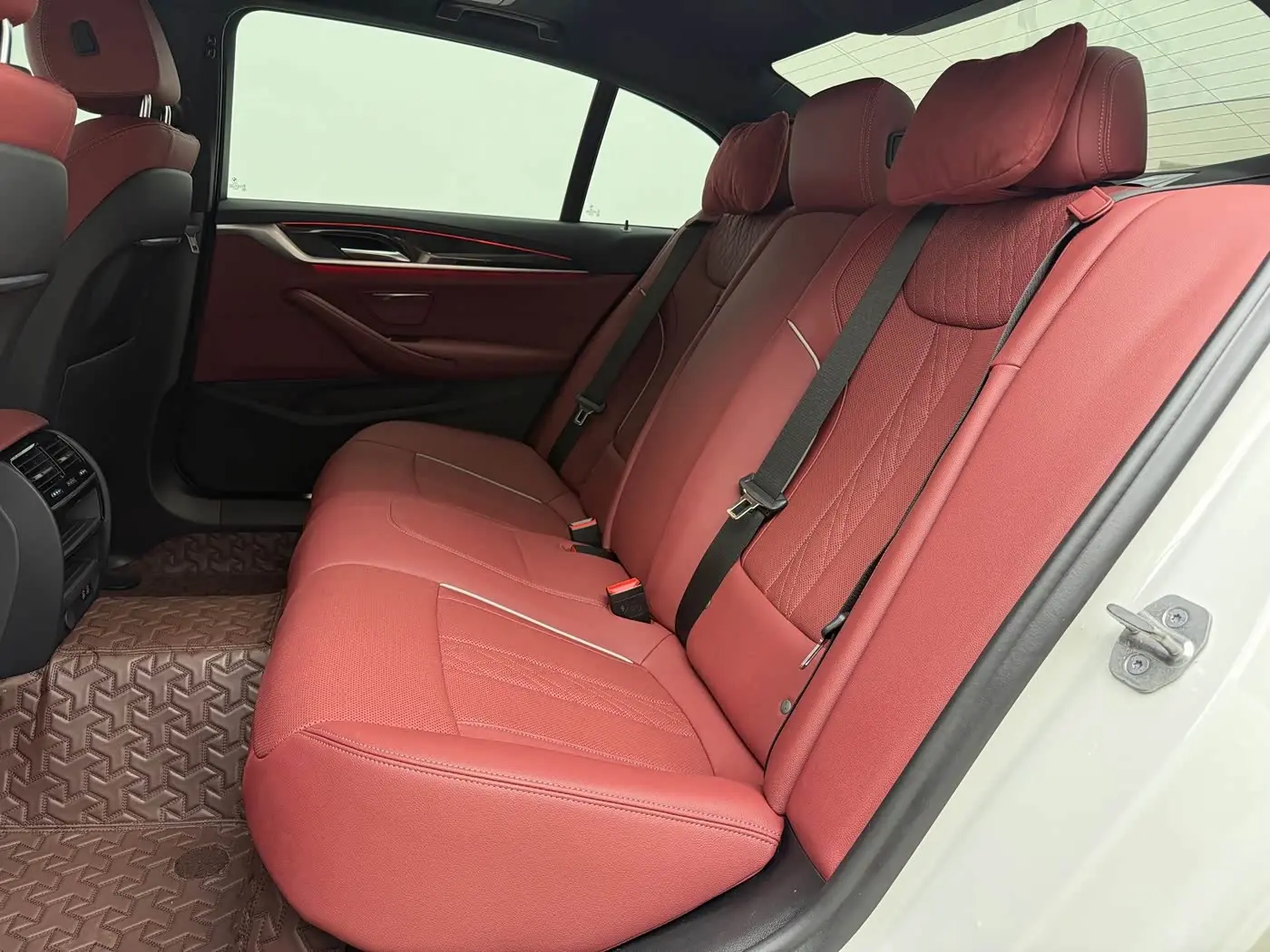BMW 5 Series 2021 — Photo 15/19