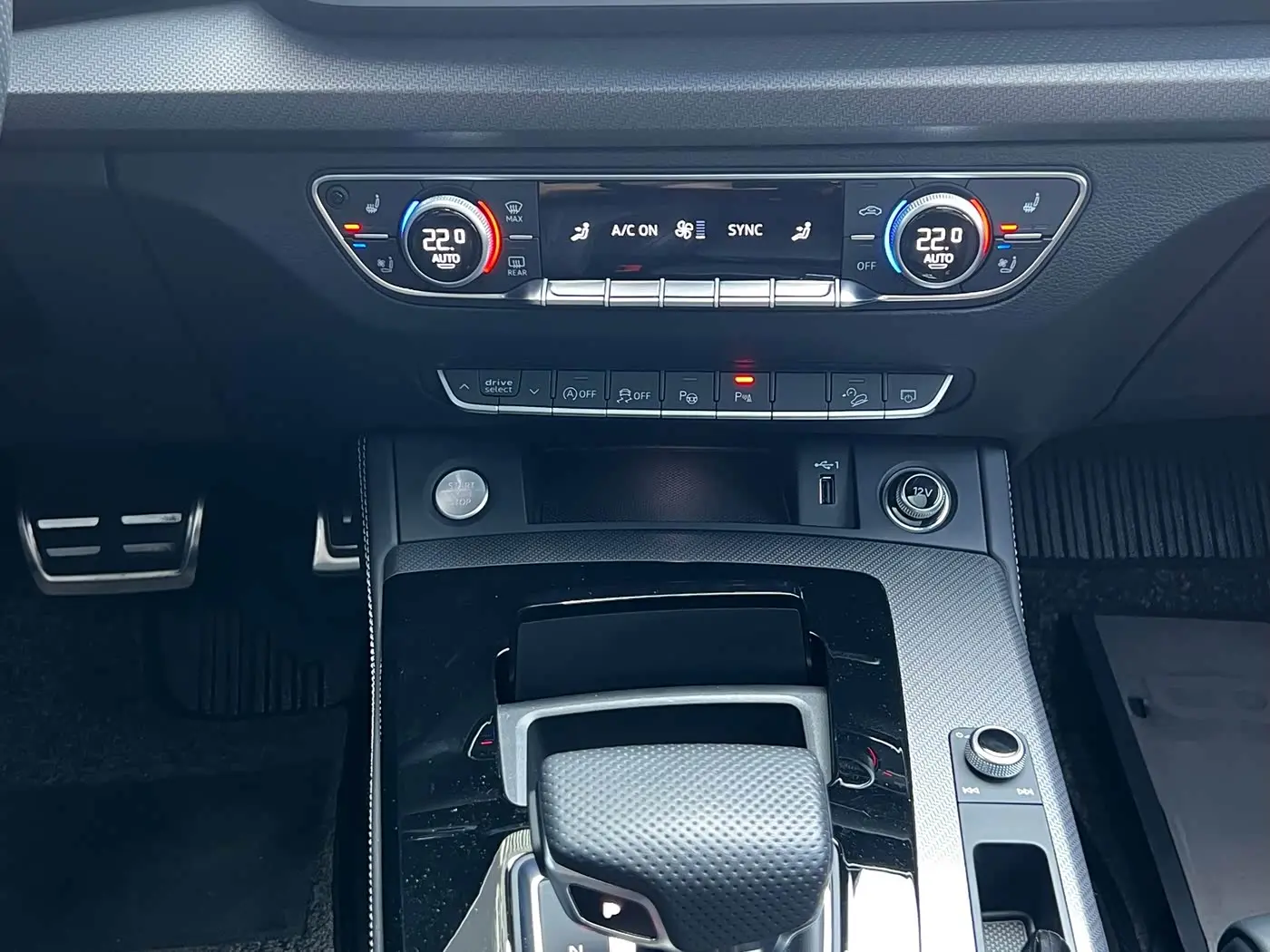 Audi Q5L 2025 — Şəkil 14/20