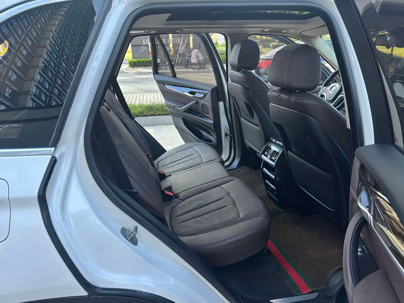BMW X5 2015 — ფოტო 17/20