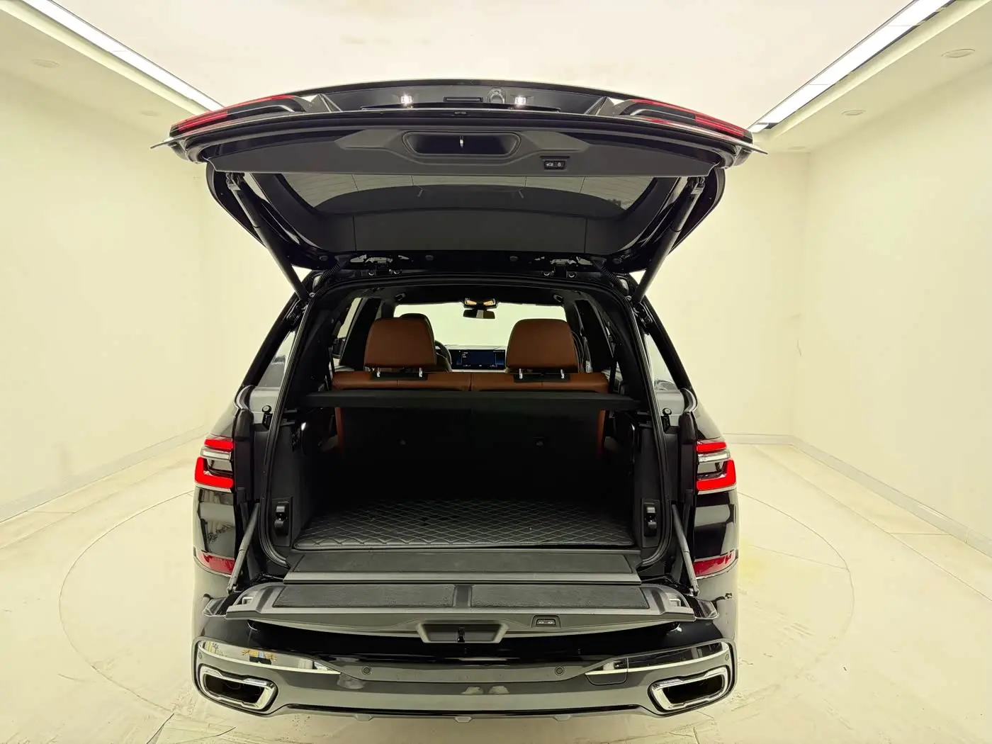 BMW X7 2023 — Photo 12/20