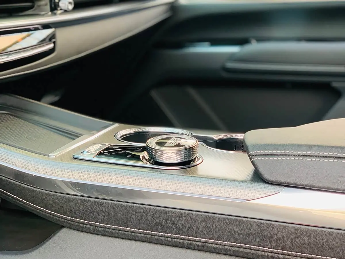 Cadillac XT5 2026 — Şəkil 15/20