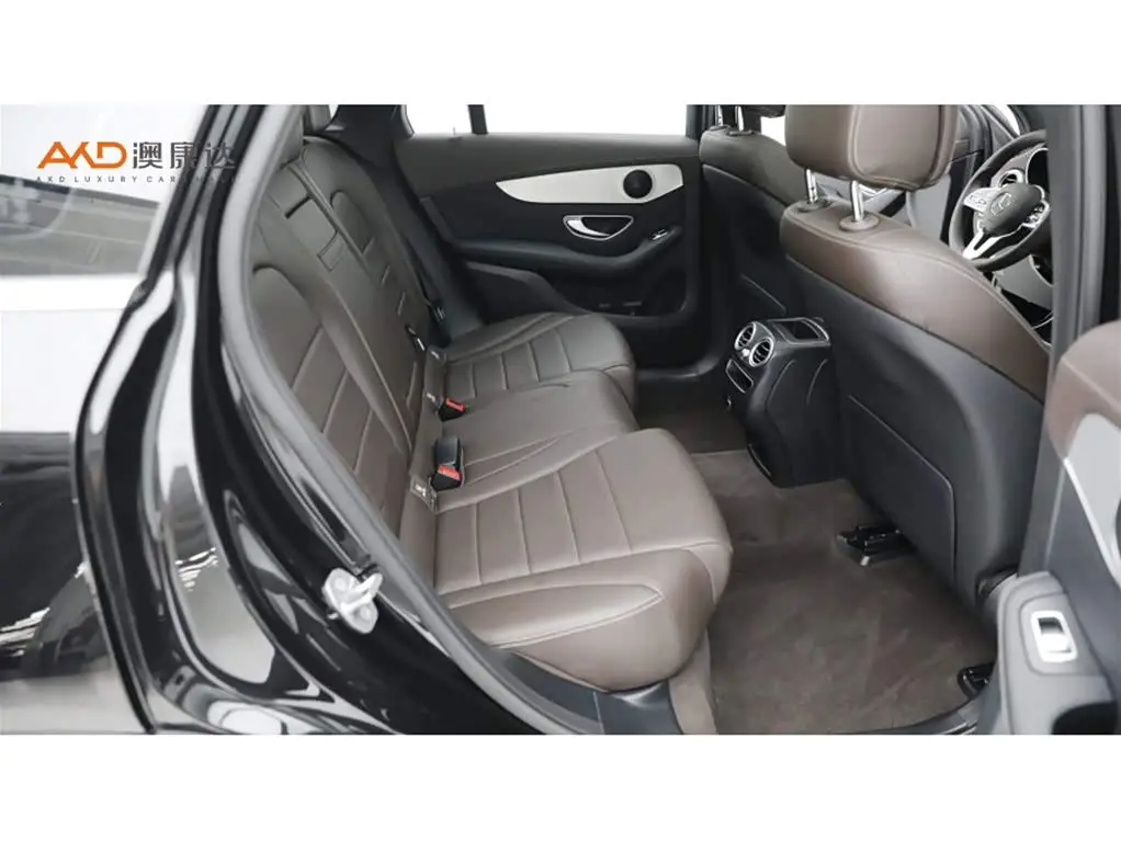 Mercedes-Benz GLC 2023 — Фото 8/10