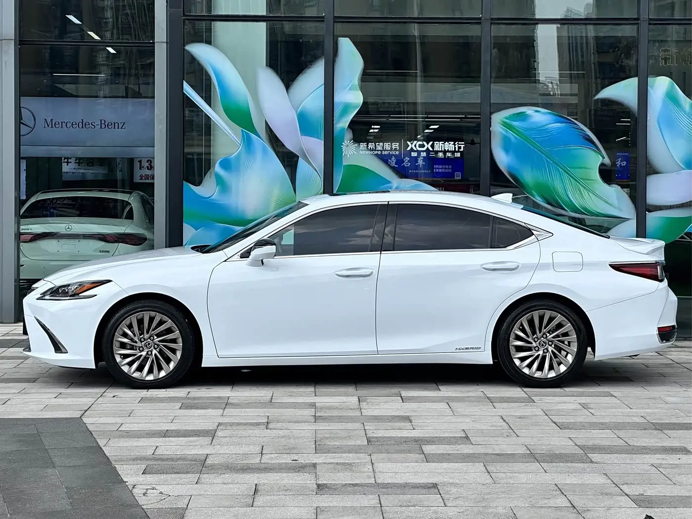 Lexus ES 2019 — Photo 5/20