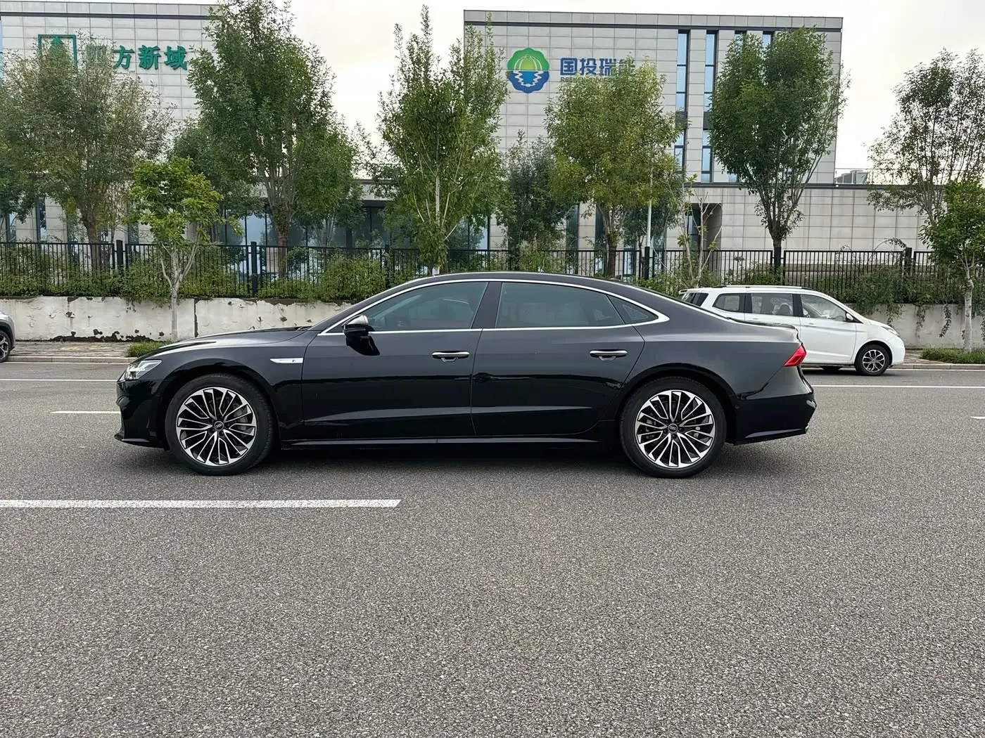 Audi A7L 2022 — Şəkil 4/16