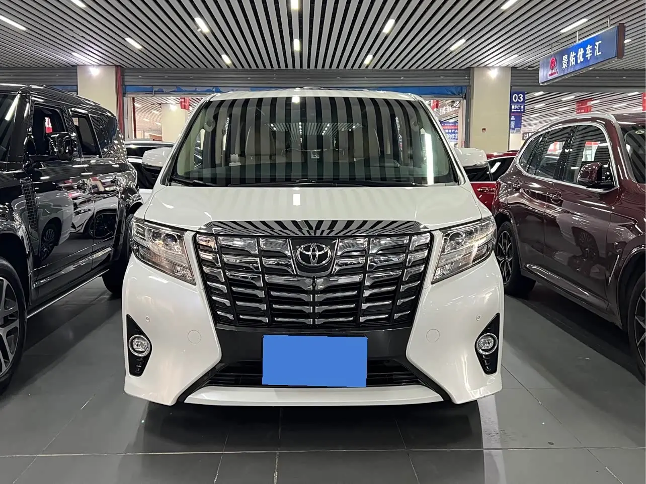 Toyota Alphard 2017 — Фото 2/14