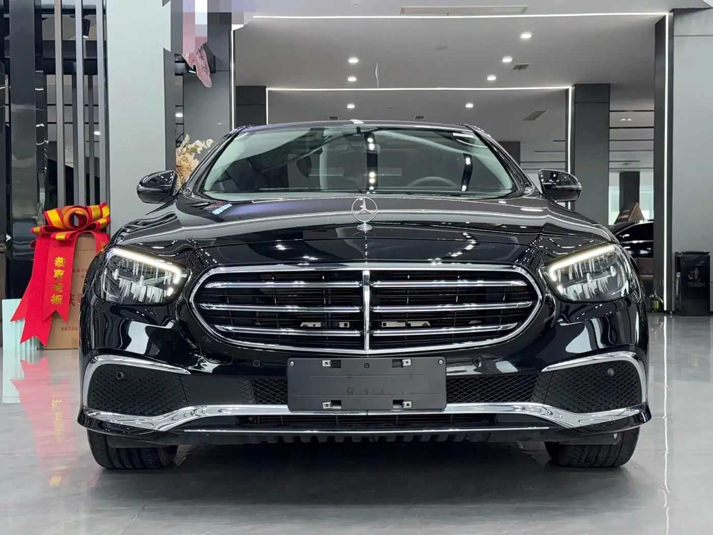 Mercedes-Benz E-Class 2021 — Photo 2/8
