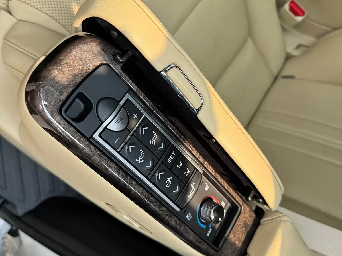 Toyota Alphard 2022 — Фото 8/17