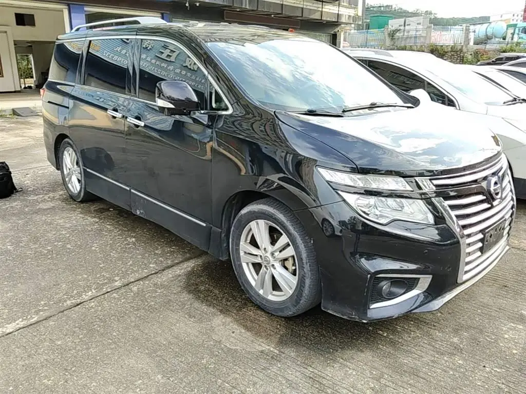 Nissan Quest 2017 — Фото 4/20