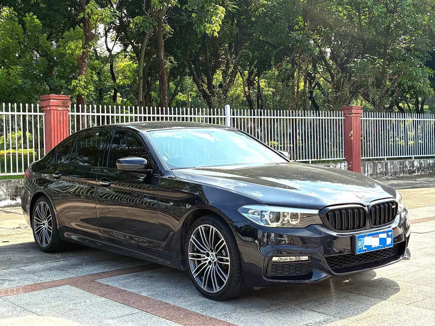 BMW 5 Series 2017 — Фото 3/9