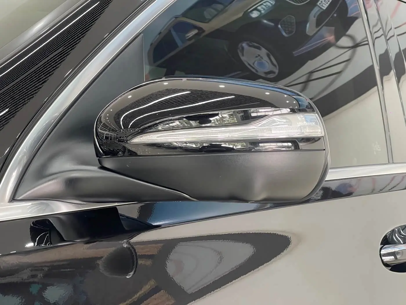 Mercedes-Benz GLS 2022 — Photo 12/20