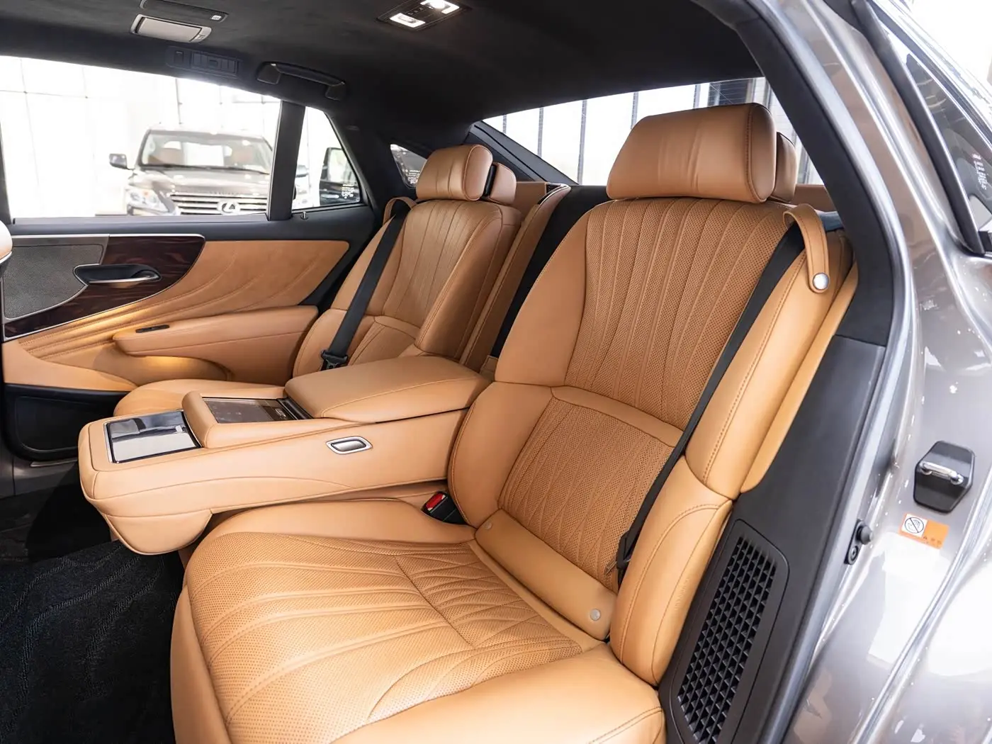 Lexus LS 2021 — Şəkil 12/20