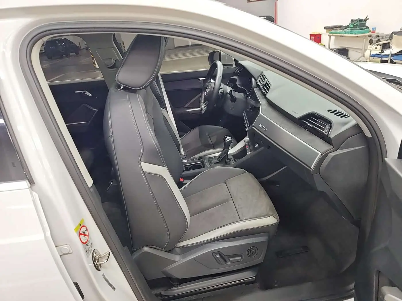 Audi Q3 2022 — Şəkil 10/20