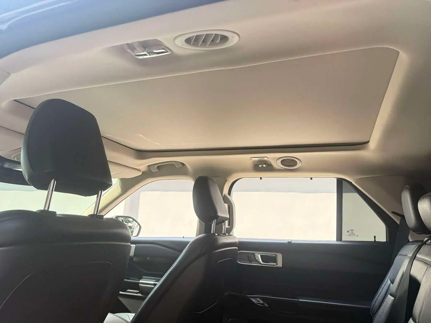 Ford Explorer 2020 — Şəkil 15/20