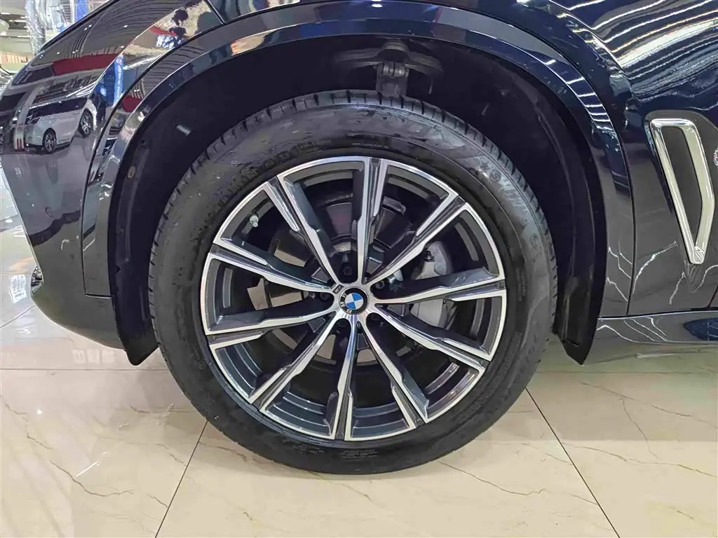 BMW X5 2023 — Şəkil 10/17