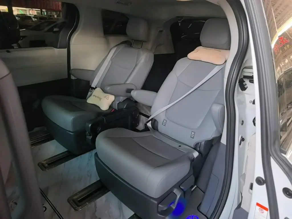 Toyota Granvia 2025 — Photo 17/20
