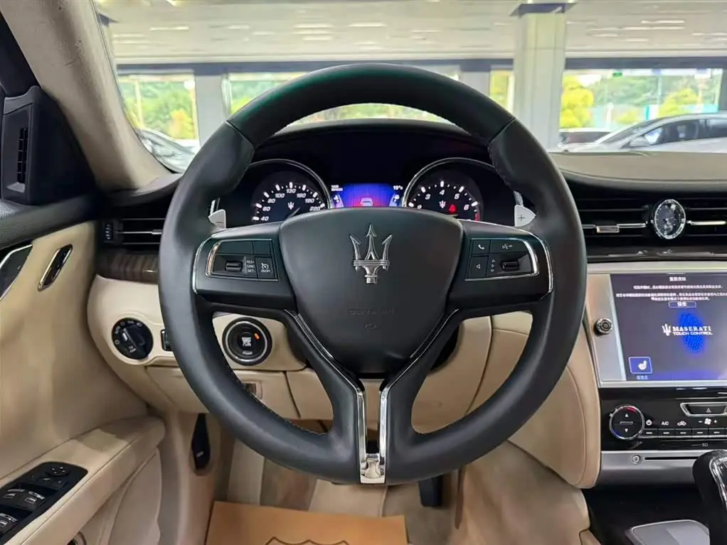 Maserati Quattroporte 2014 — Şəkil 9/10