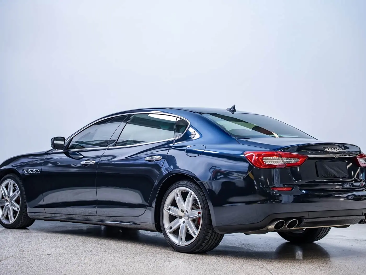 Maserati Quattroporte 2016 — Фото 9/20
