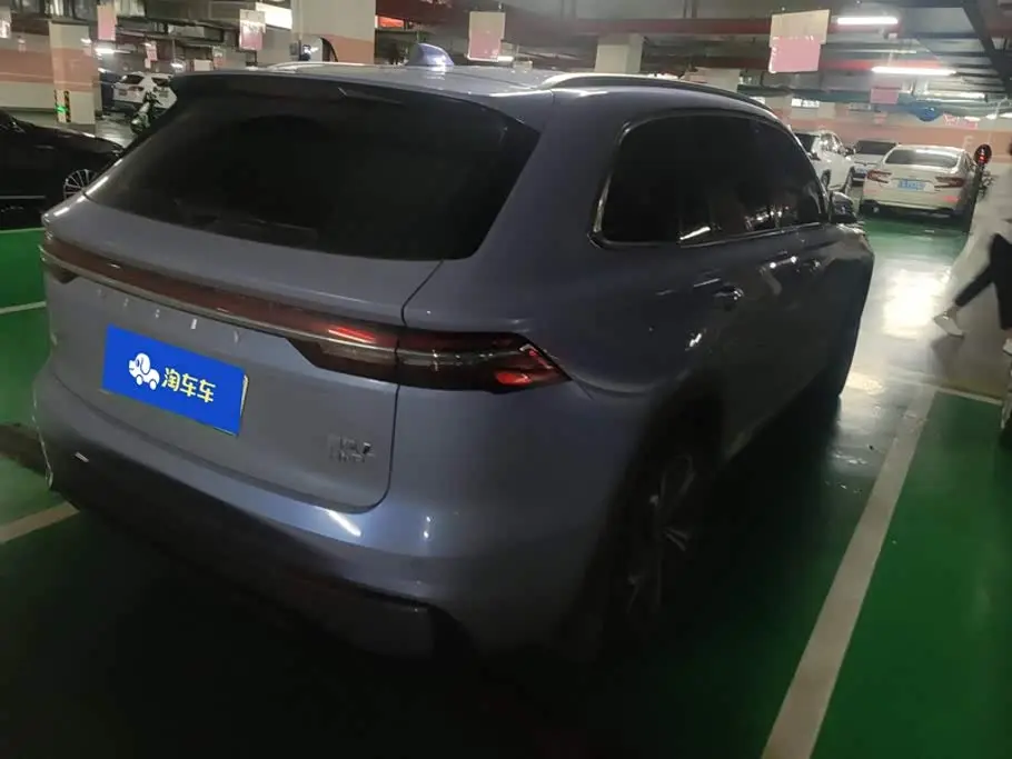 Geely Xingyue L Extended-Range EV 2023 — Фото 3/16