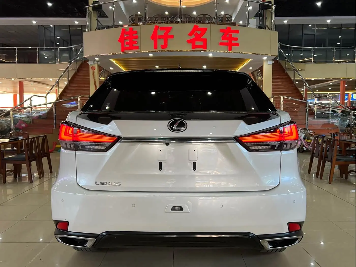 Lexus RX 2022 — Фото 5/17