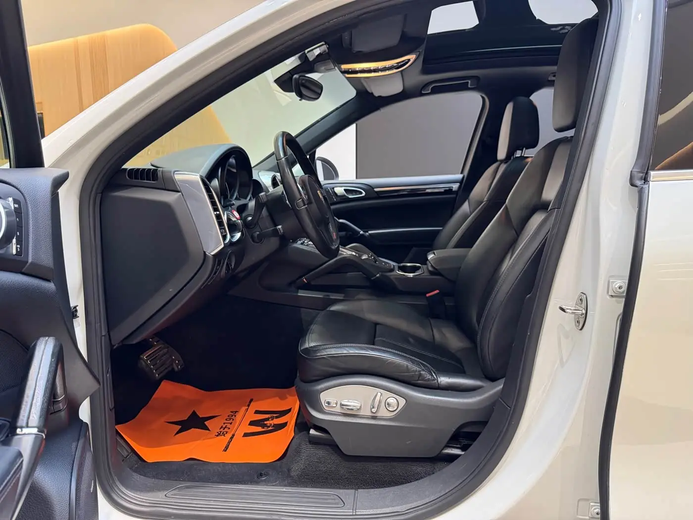 Porsche Cayenne 2012 — Photo 16/20