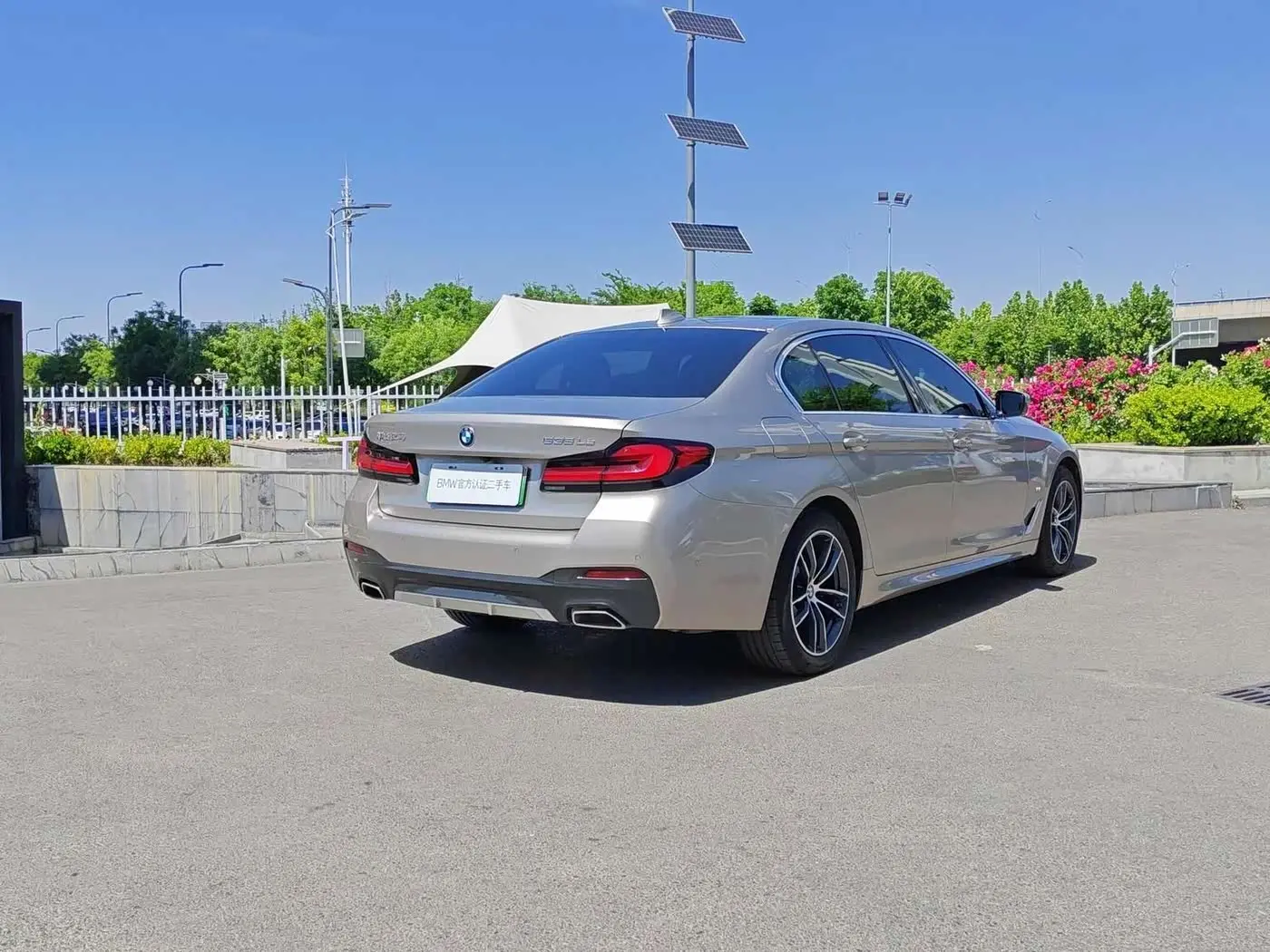 BMW 5 Series New Energy 2021 — Фото 8/20