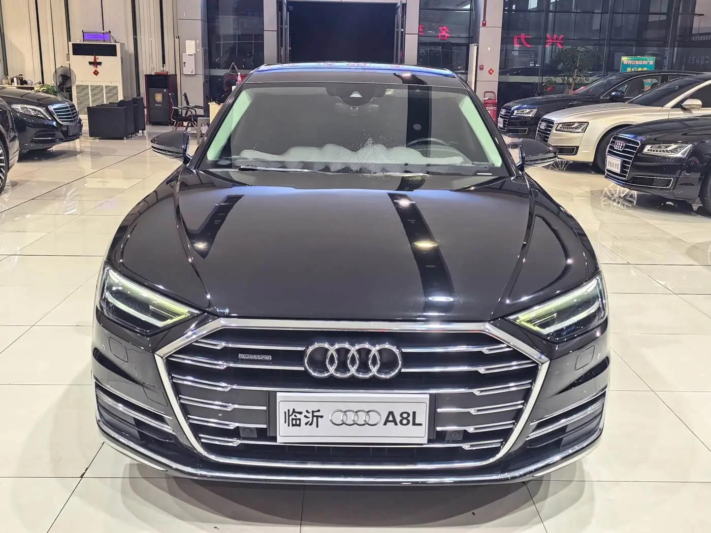Audi A8 2021 — Photo 2/10