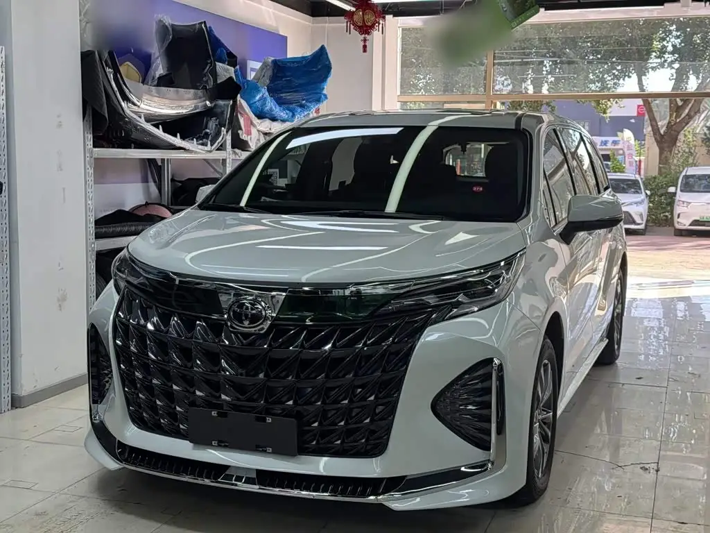 Toyota Sienna, 2025