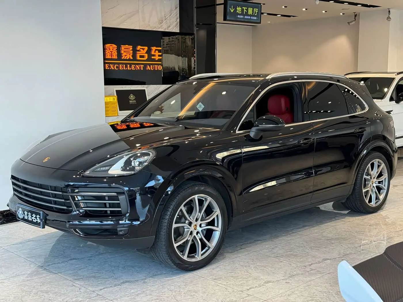 Porsche Cayenne 2022 — Photo 1/18