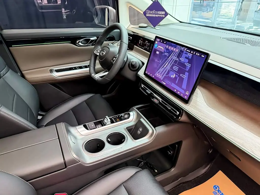 GAC Trumpchi Trumpchi E8 NEV 2024 — Фото 16/16