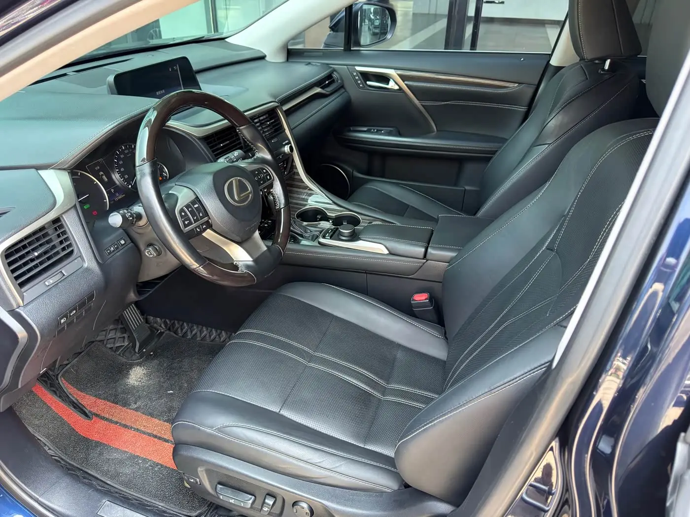 Lexus RX 2017 — Photo 12/20