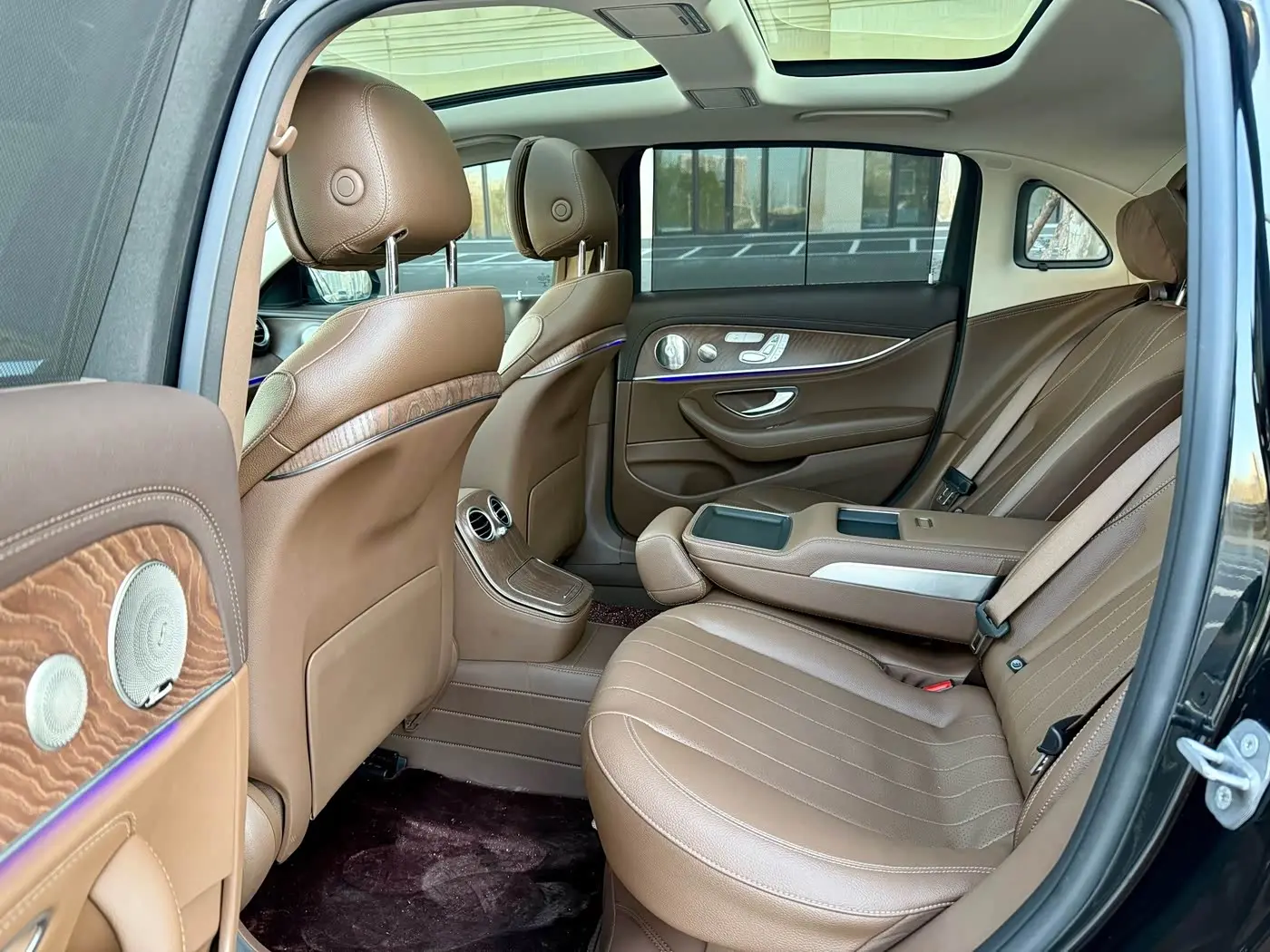 Mercedes-Benz E-Class 2023 — Фото 6/16