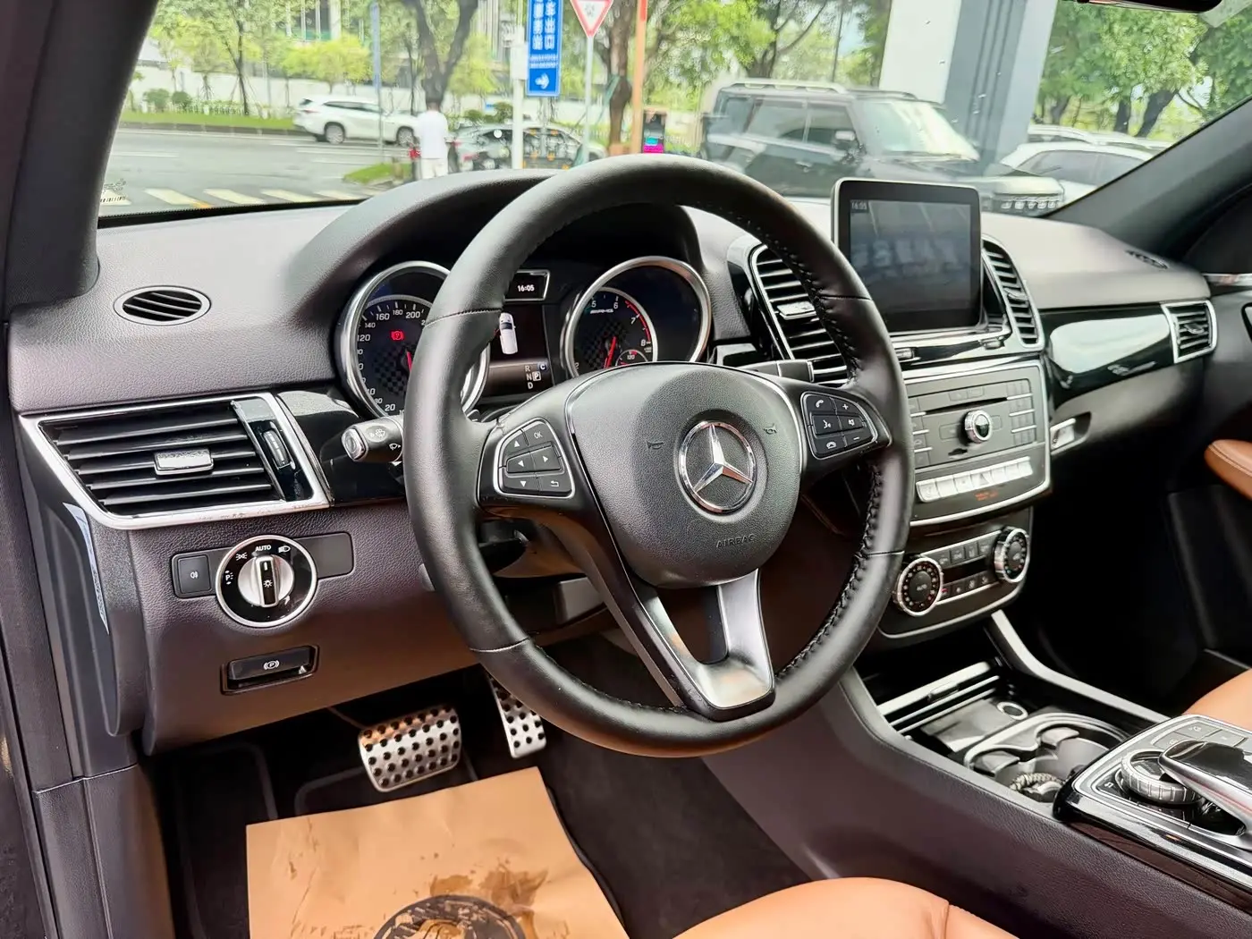 Mercedes-Benz GLE AMG 2018 — Photo 8/20