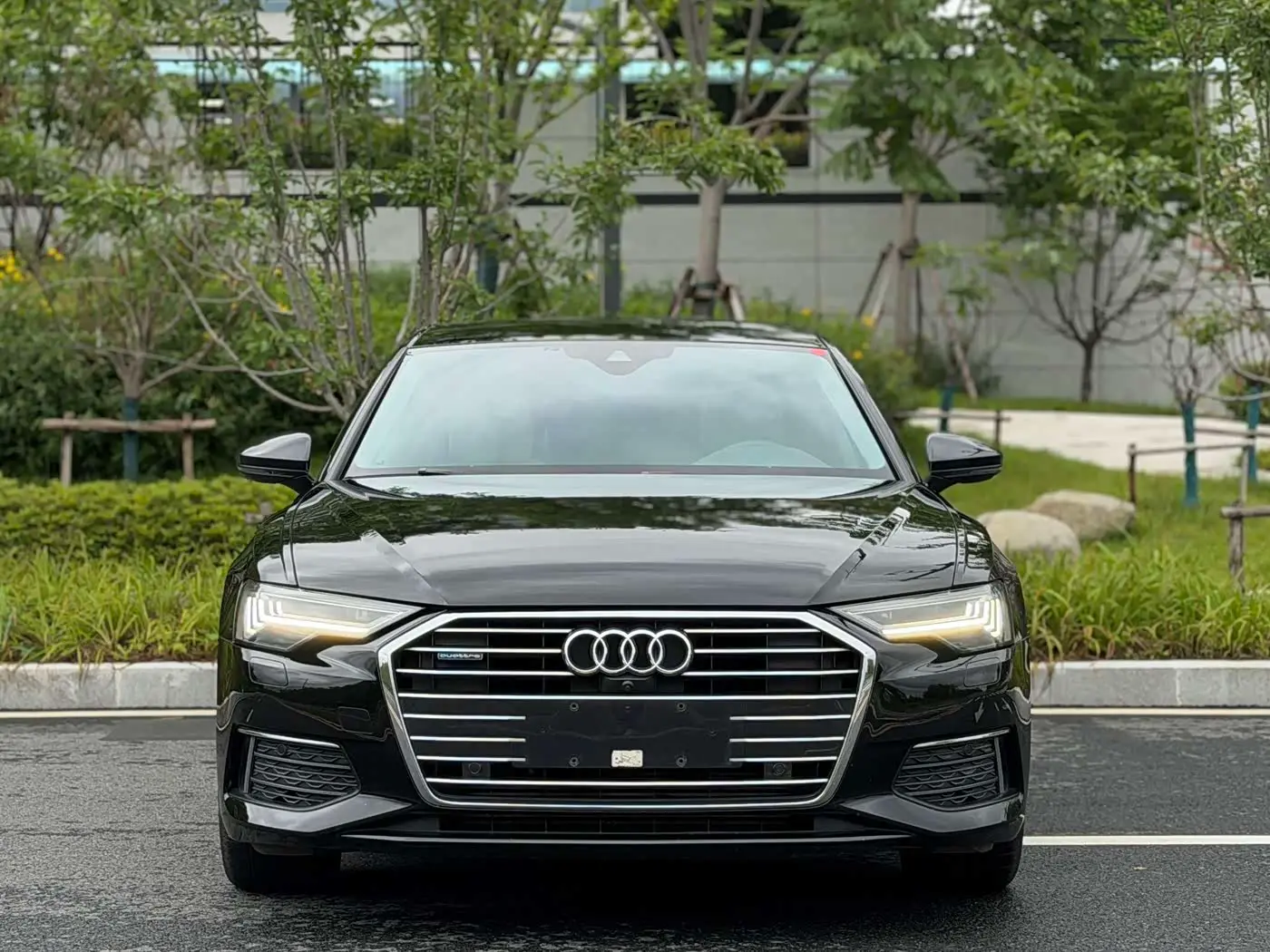 Audi A6L 2019 — Photo 2/11
