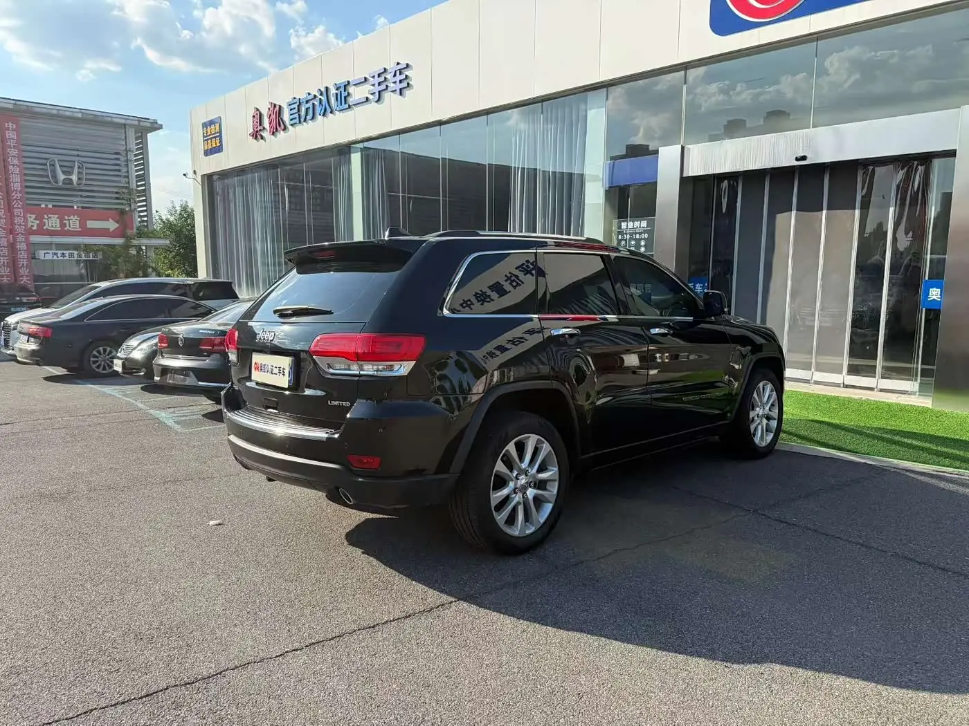 Jeep Grand Cherokee 2018 — Photo 7/9