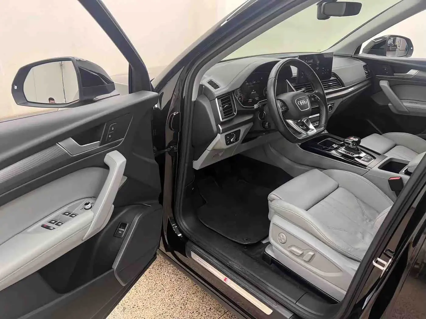 Audi Q5L 2021 — Photo 9/20