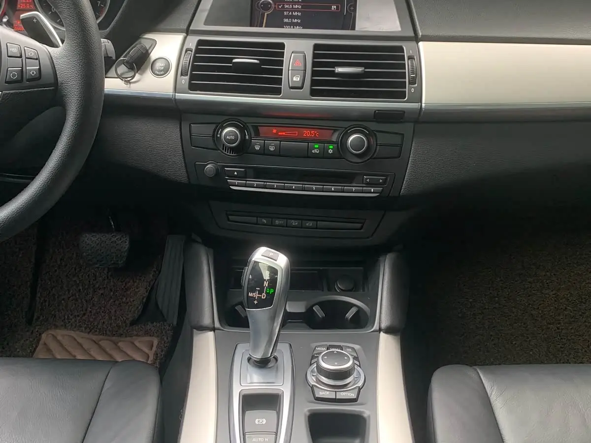 BMW X6 2015 — Photo 11/20