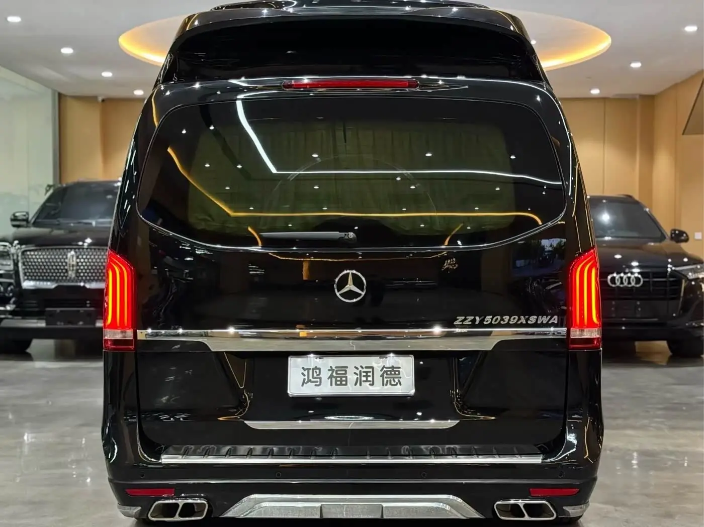 Mercedes-Benz V-Class 2018 — Photo 5/9
