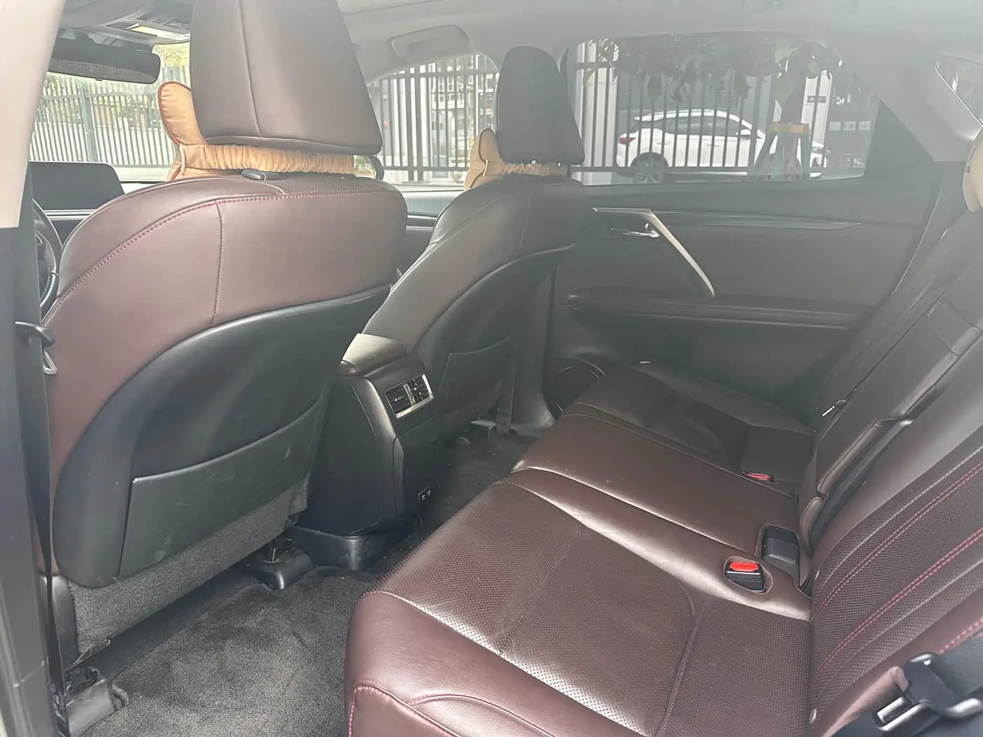 Lexus RX 2020 — Photo 6/11