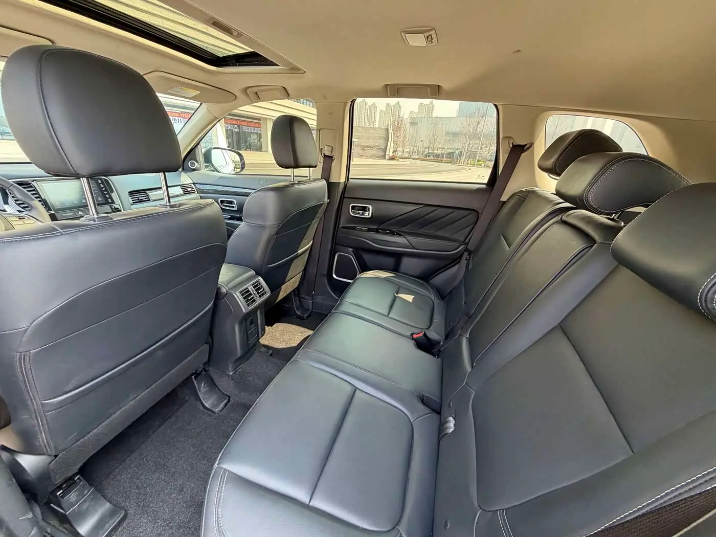 Mitsubishi Outlander 2020 — Şəkil 4/9