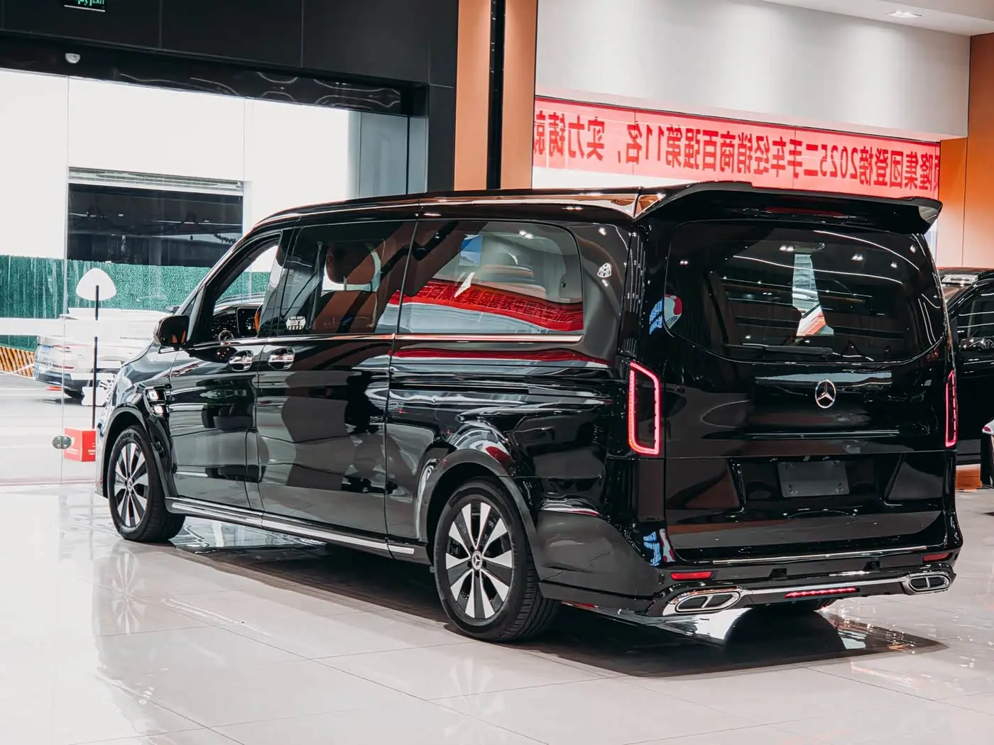 Mercedes-Benz Vito 2024 — Photo 13/14