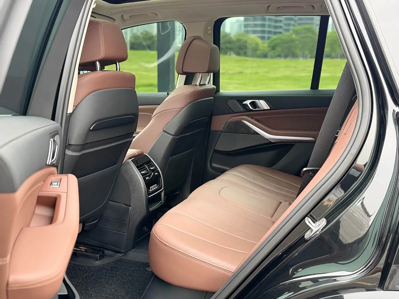 BMW X5 2022 — Photo 8/18