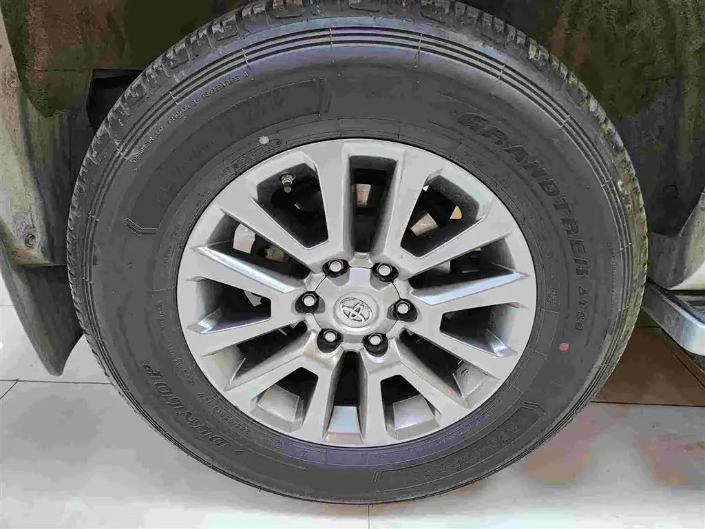 Toyota Prado 2018 — Photo 10/20