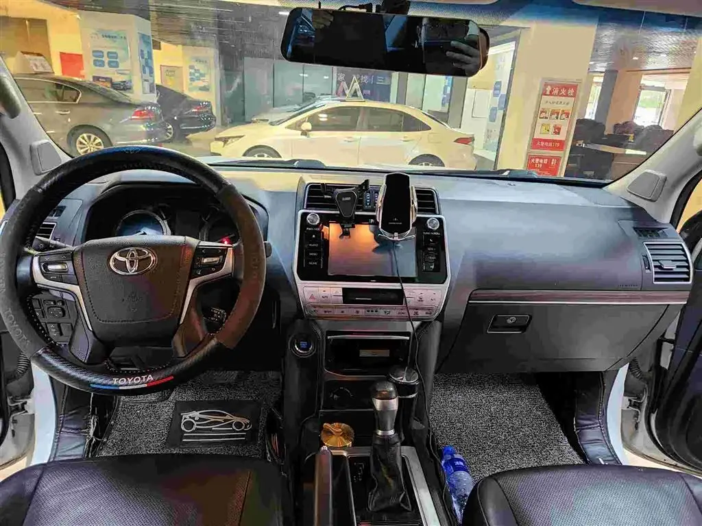 Toyota Prado 2018 — Photo 3/20