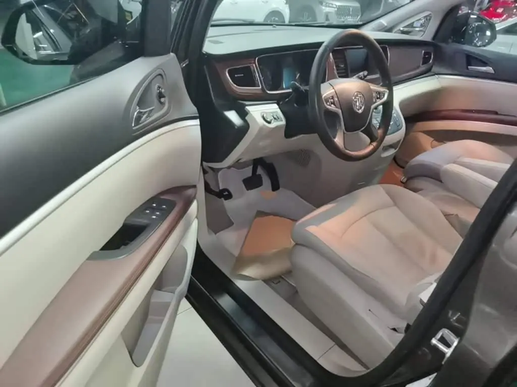 Buick GL8 2019 — Photo 16/20