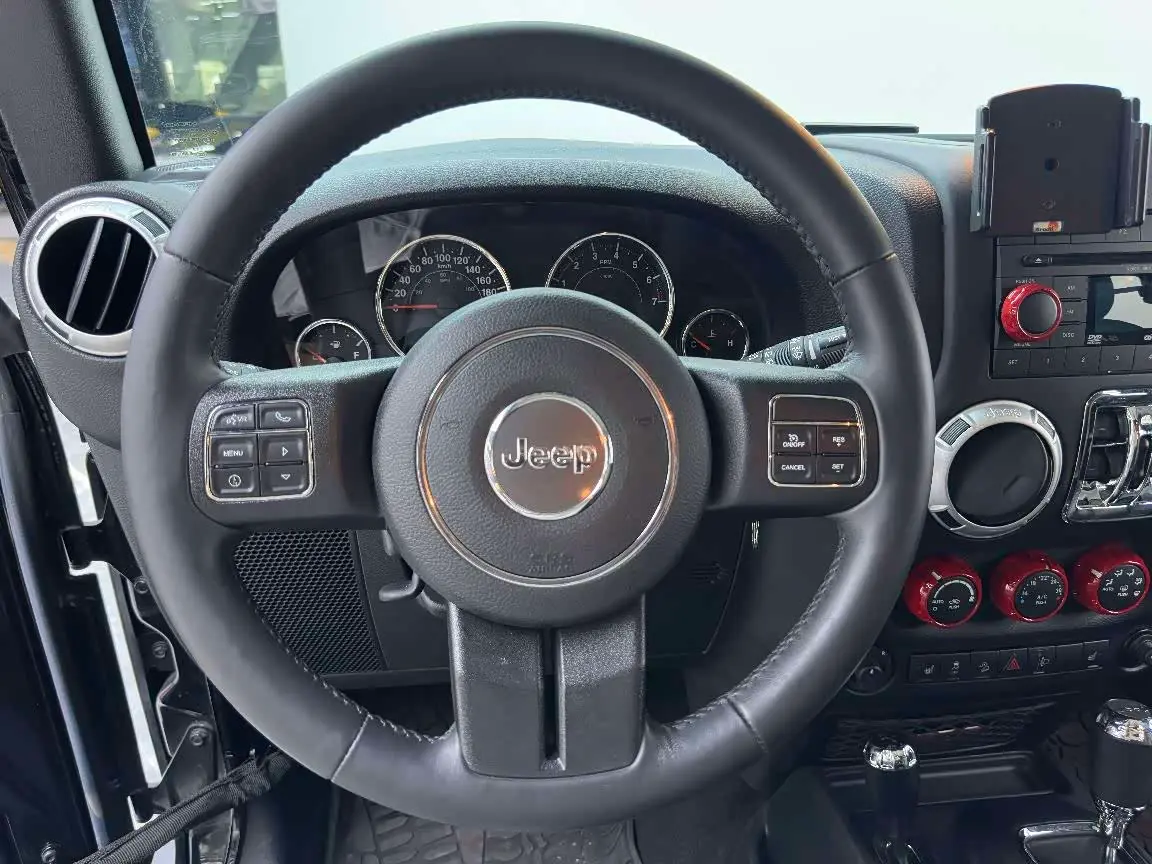 Jeep Wrangler 2016 — Photo 14/20