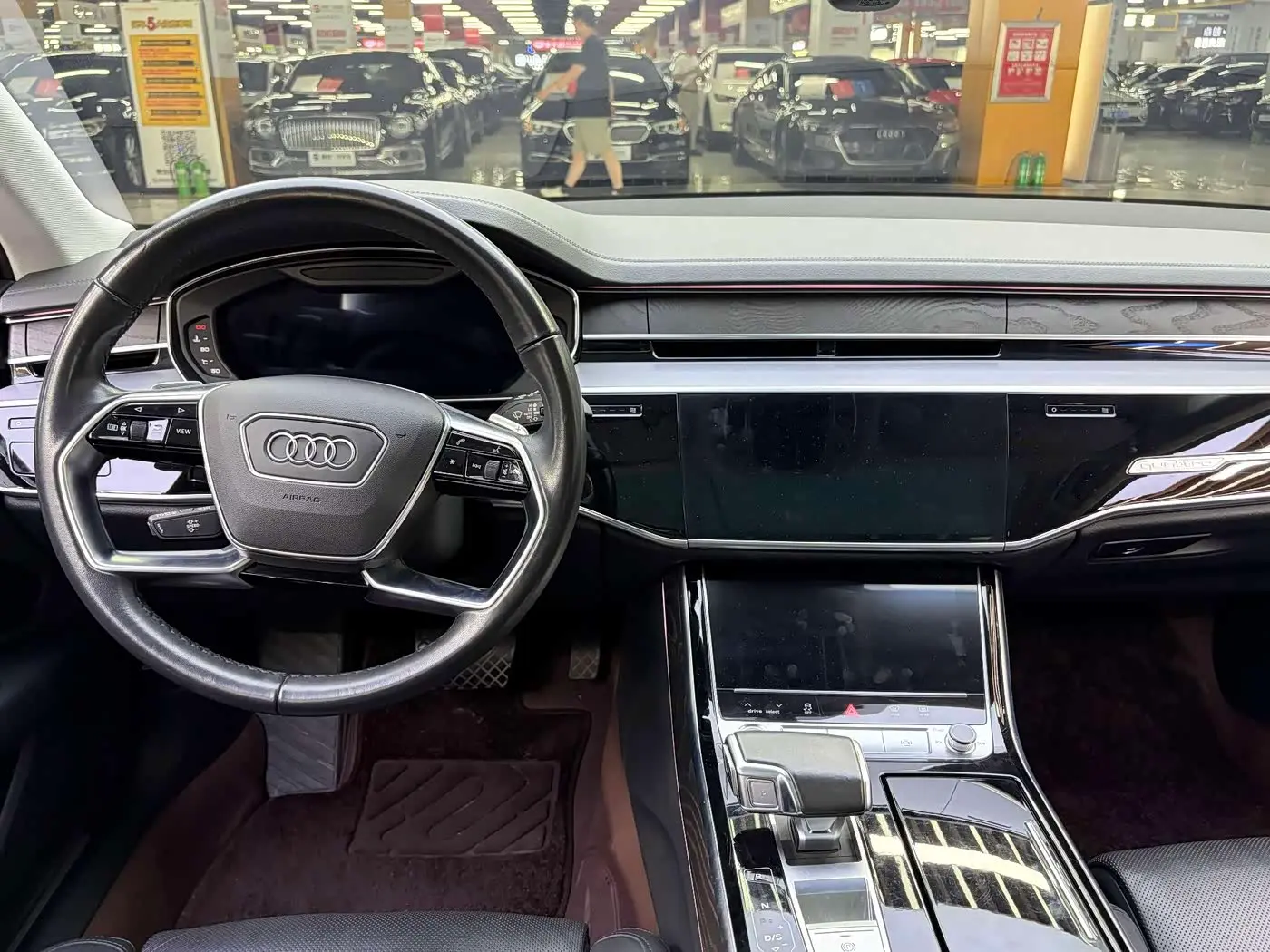 Audi A8 2022 — Photo 12/20