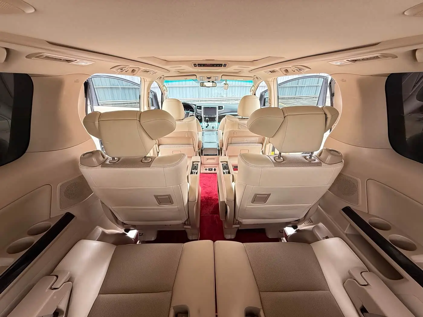 Toyota Alphard 2014 — Photo 9/12